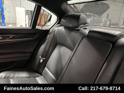 Used 2015 BMW 750Li xDrive image 47
