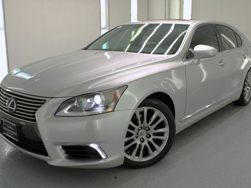 Used 2016 Lexus LS 460 image 28