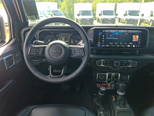 Used 2024 Jeep Wrangler Unlimited Rubicon 4xe AWD/4WD image 11