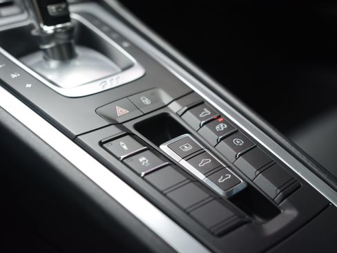 Certified 2018 Porsche 911 Carrera 4S AWD/4WD image 22