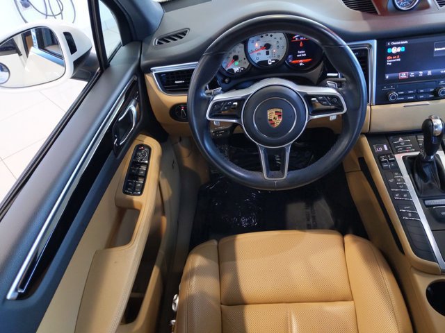 Used 2018 Porsche Macan AWD/4WD image 15