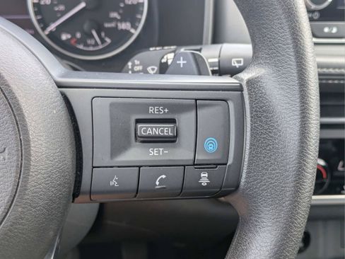 Used 2024 Nissan Rogue SV FWD image 25