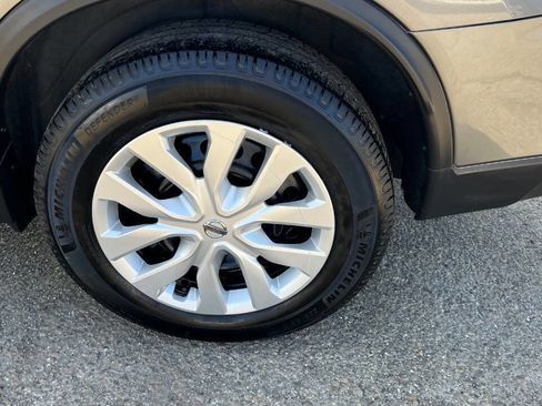 Used 2017 Nissan Rogue S image 31