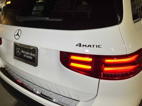 Used 2026 Mercedes-Benz GLB 250 4MATIC image 15