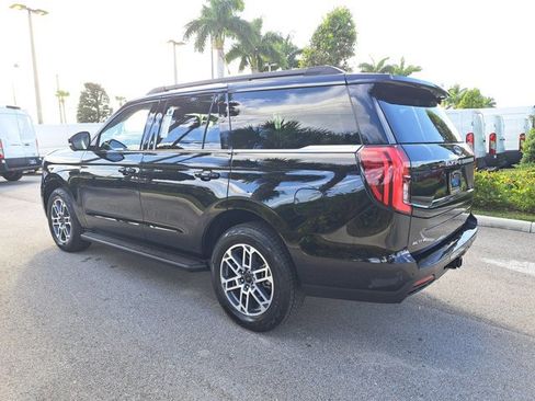 Certified 2025 Ford Expedition Active image 5