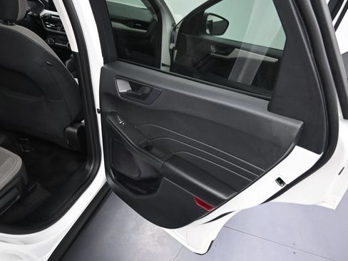 Used 2022 Ford Escape SE w/ Cold Weather Package AWD/4WD image 25