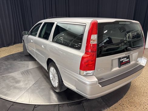 Used 2005 Volvo V70 2.4 FWD image 6