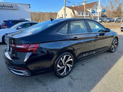 Certified 2025 Volkswagen Jetta SEL image 5