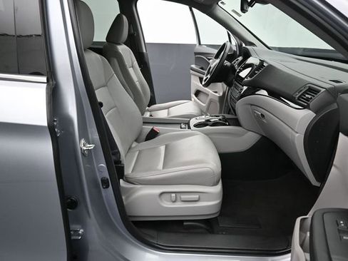 Used 2021 Honda Pilot Touring image 45