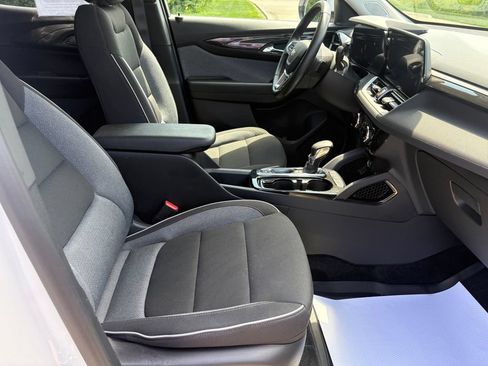 Used 2026 Chevrolet TrailBlazer LT w/ LT Cold Weather Package FWD image 47