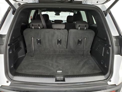 Used 2025 GMC Acadia Elevation image 22