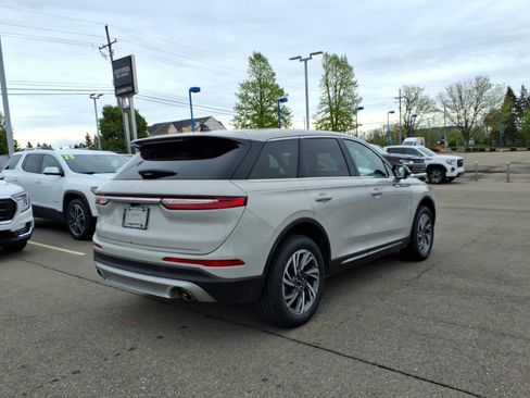 Used 2023 Lincoln Corsair AWD w/ Equipment Group 101A image 4