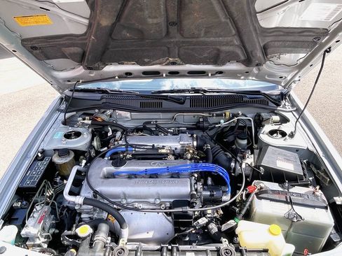 Used 1995 INFINITI G20 FWD image 4