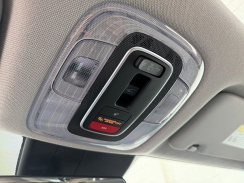 Certified 2024 Hyundai Elantra Limited image 33