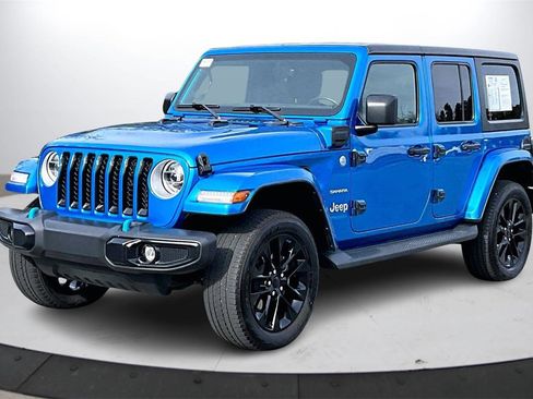 Used 2022 Jeep Wrangler Unlimited Sahara image 4