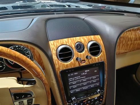 Used 2016 Bentley Flying Spur V8 AWD/4WD image 23
