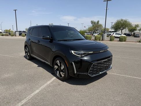 Used 2025 Kia Soul GT-Line w/ GT-Line Technology Package FWD image 3