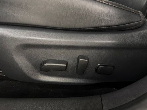 Used 2025 Nissan Sentra SR w/ SR Premium Package FWD image 10