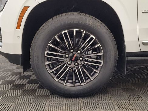 Used 2025 GMC Yukon XL Denali w/ Sun & Power Step Package image 10