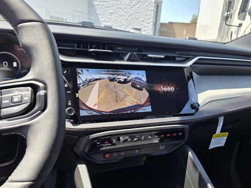 New 2026 Jeep Cherokee Limited AWD/4WD image 16