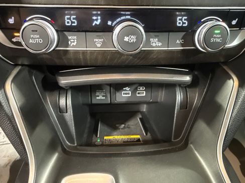Used 2021 Honda Accord Touring image 31