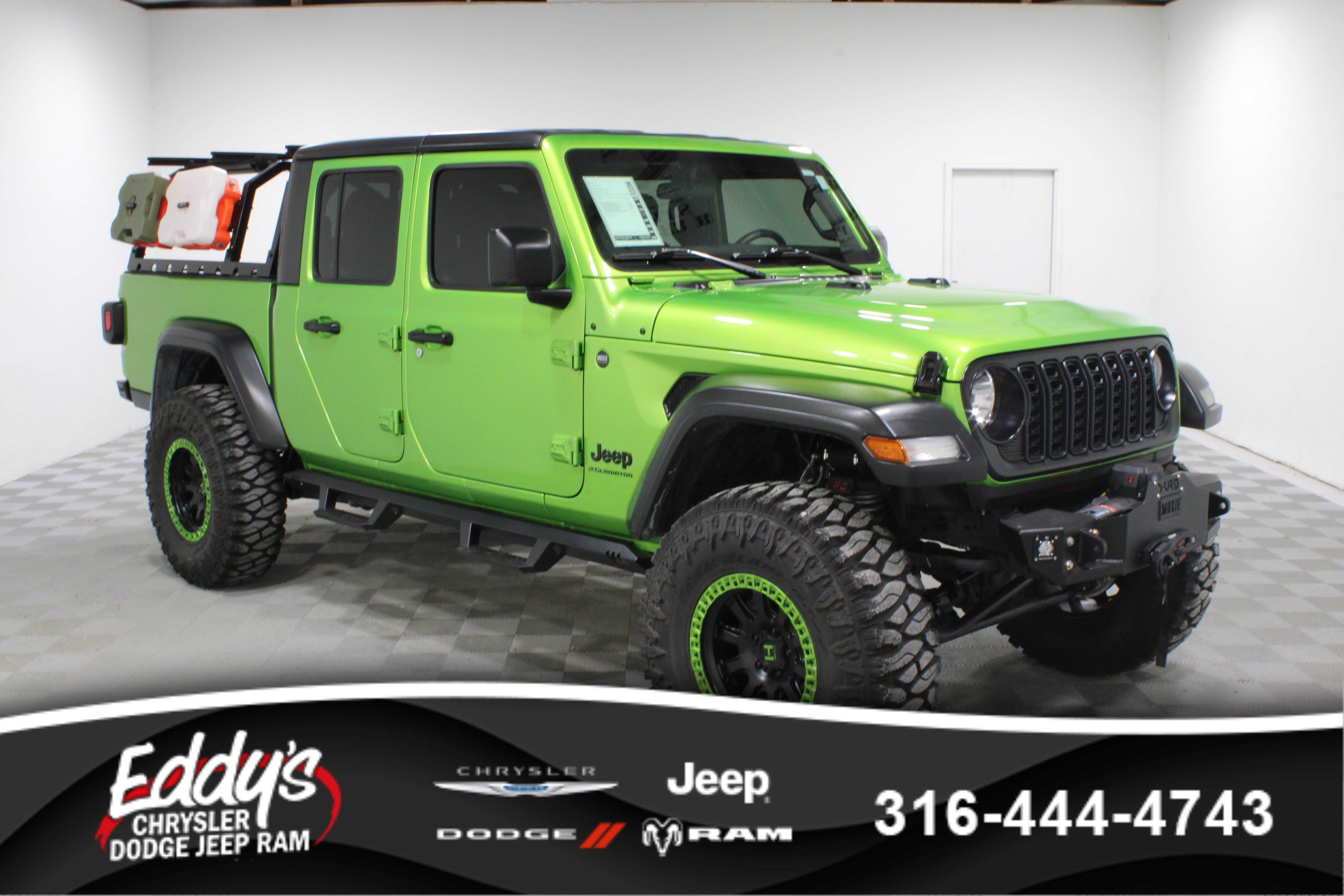 Used 2025 Jeep Gladiator Sport AWD/4WD image 1