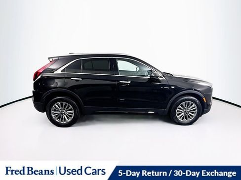 Used 2025 Cadillac XT4 Premium Luxury image 9