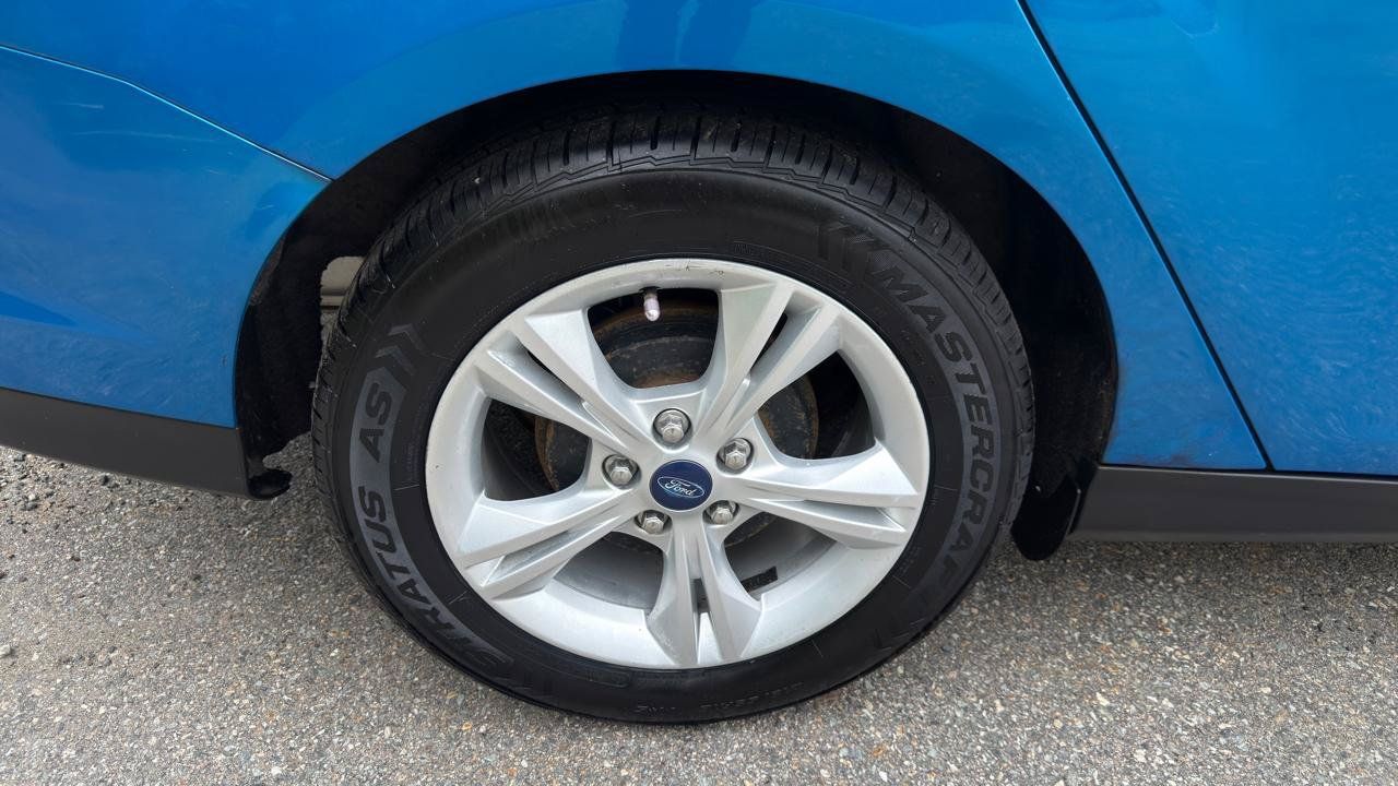 Used 2013 Ford Focus SE w/ SE Winter Pkg FWD image 46