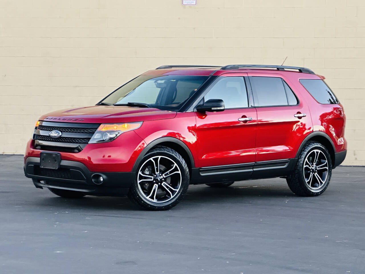 Used 2014 Ford Explorer Sport w/ Equipment Group 401A AWD/4WD image 3