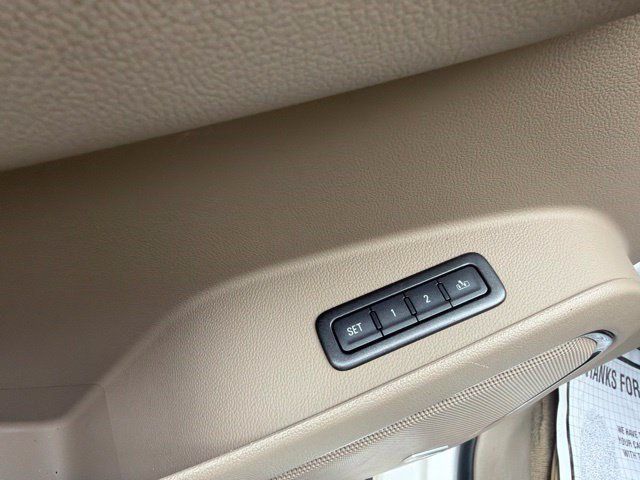 Used 2015 GMC Yukon SLT w/ Open Road Package AWD/4WD image 13