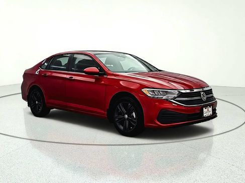 Used 2023 Volkswagen Jetta SE w/ Panoramic Sunroof Package FWD image 9