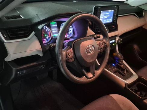 Used 2019 Toyota RAV4 XLE w/ Convenience Package FWD image 13