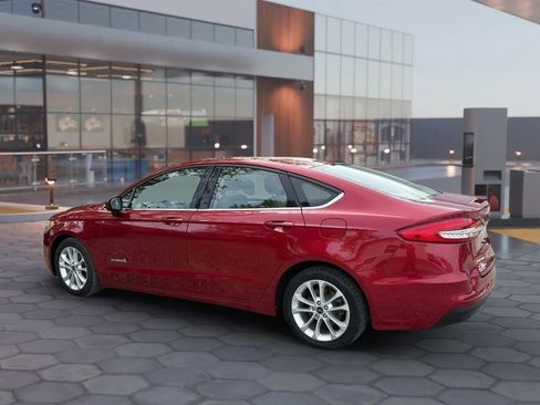 Used 2019 Ford Fusion SE FWD image 5