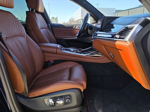 Used 2023 BMW X7 M60i image 30