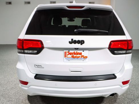 Used 2018 Jeep Grand Cherokee Altitude image 8