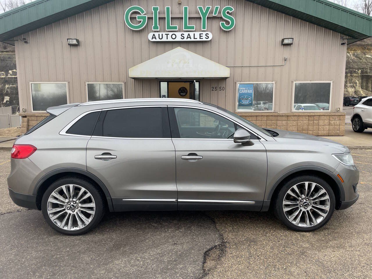 Used 2016 Lincoln MKX Reserve w/ Climate Package FWD image 1