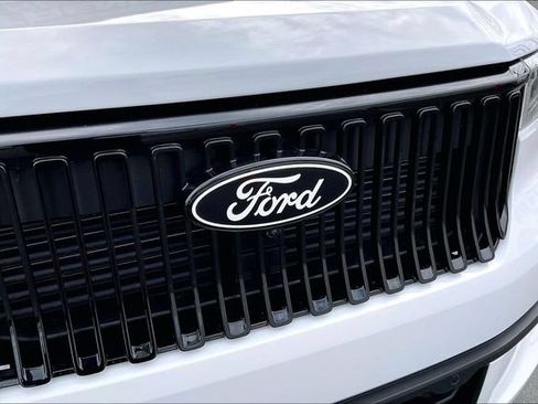 Used 2025 Ford Maverick Lobo AWD/4WD image 30