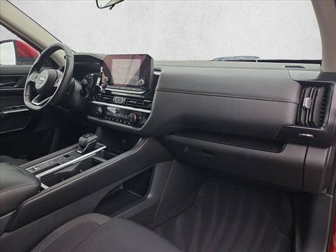 Used 2025 Nissan Pathfinder SV FWD image 22