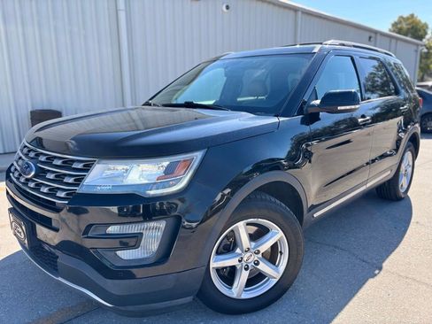 Used 2017 Ford Explorer XLT w/ Equipment Group 202A image 1