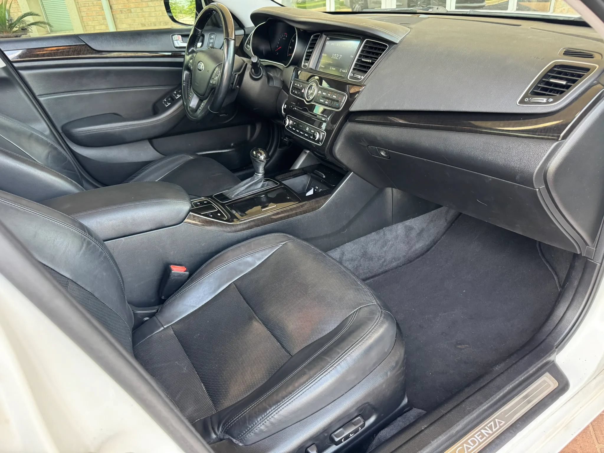 Used 2016 Kia Cadenza Premium FWD image 22