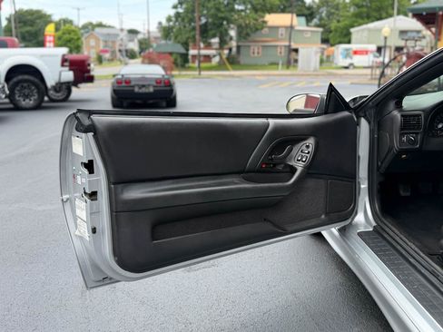 Used 2002 Chevrolet Camaro Z28 w/ Sport Appearance Pkg RWD image 21