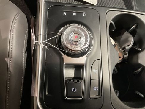New 2026 Kia Carnival LXS FWD image 11