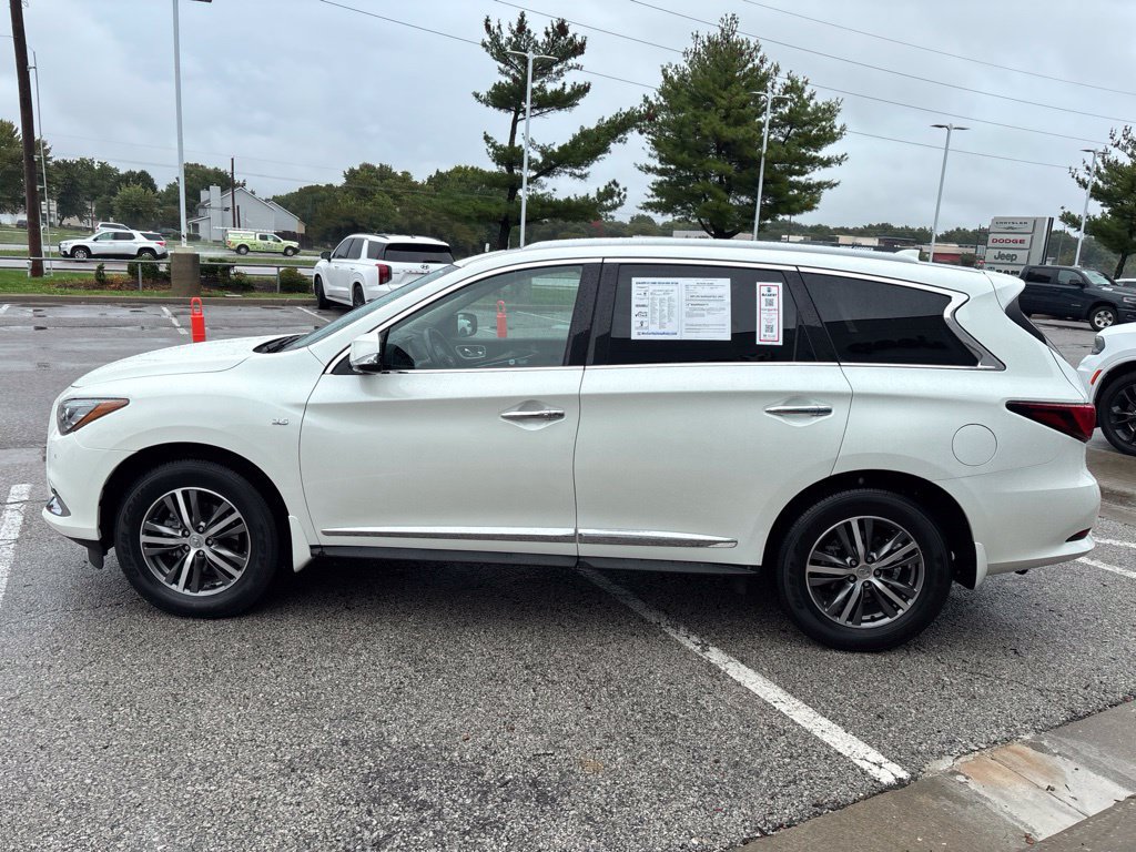 Used 2020 INFINITI QX60 Luxe w/ Essential Package FWD image 5