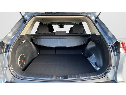 Certified 2023 Toyota Corolla Cross LE w/ Moonroof Package AWD/4WD image 9