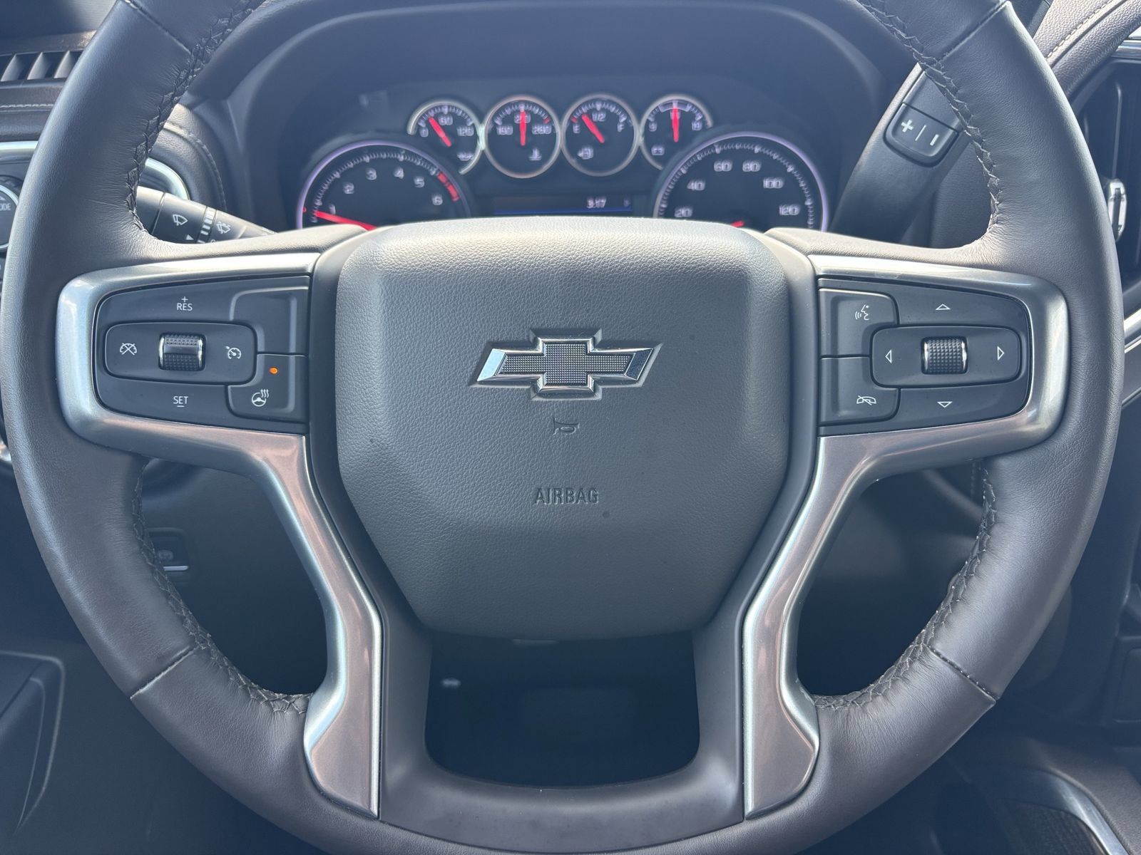 Used 2022 Chevrolet Silverado 1500 RST AWD/4WD image 36