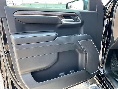Used 2023 Chevrolet Silverado 1500 LT AWD/4WD image 9