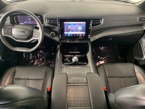 Used 2023 Jeep Wagoneer L Series II image 21