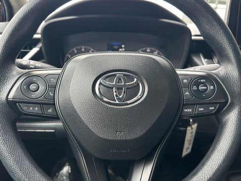 Used 2023 Toyota Corolla LE image 21