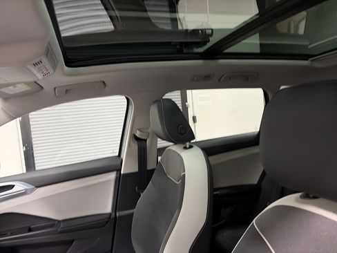 New 2026 Volkswagen Taos SE image 12