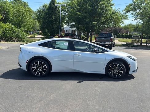 New 2026 Toyota Prius Plug-In Hybrid FWD image 18